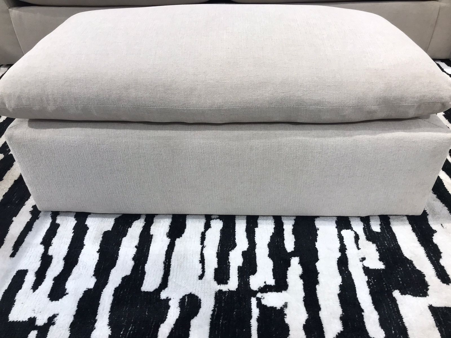 SOFA OTTOMAN WHITEHAVEN 7741214