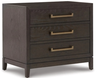 NIGHT STAND BURKHAUS THREE DRAWERS B984-93W9 71.1CM*81.2CM*50.8CM BROWN